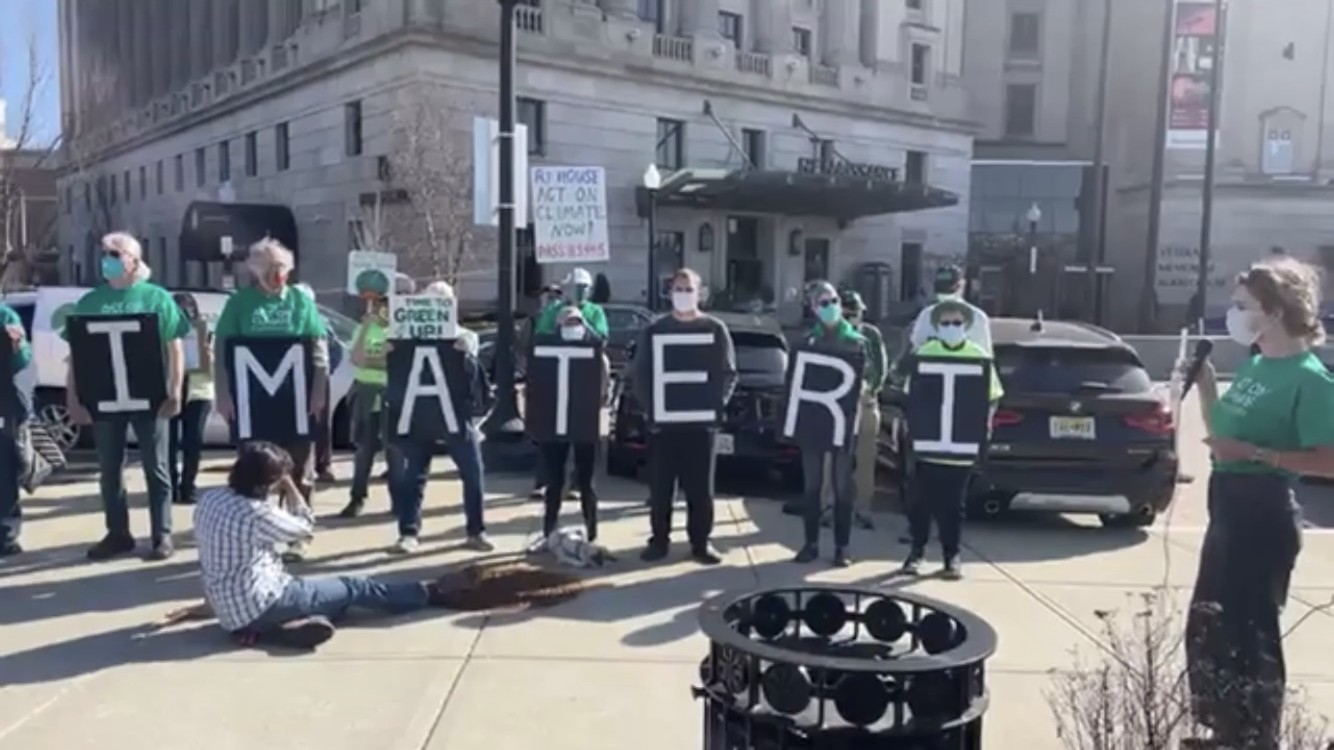 Read more about the article Video: Protest for Rhode Island Green New Deal