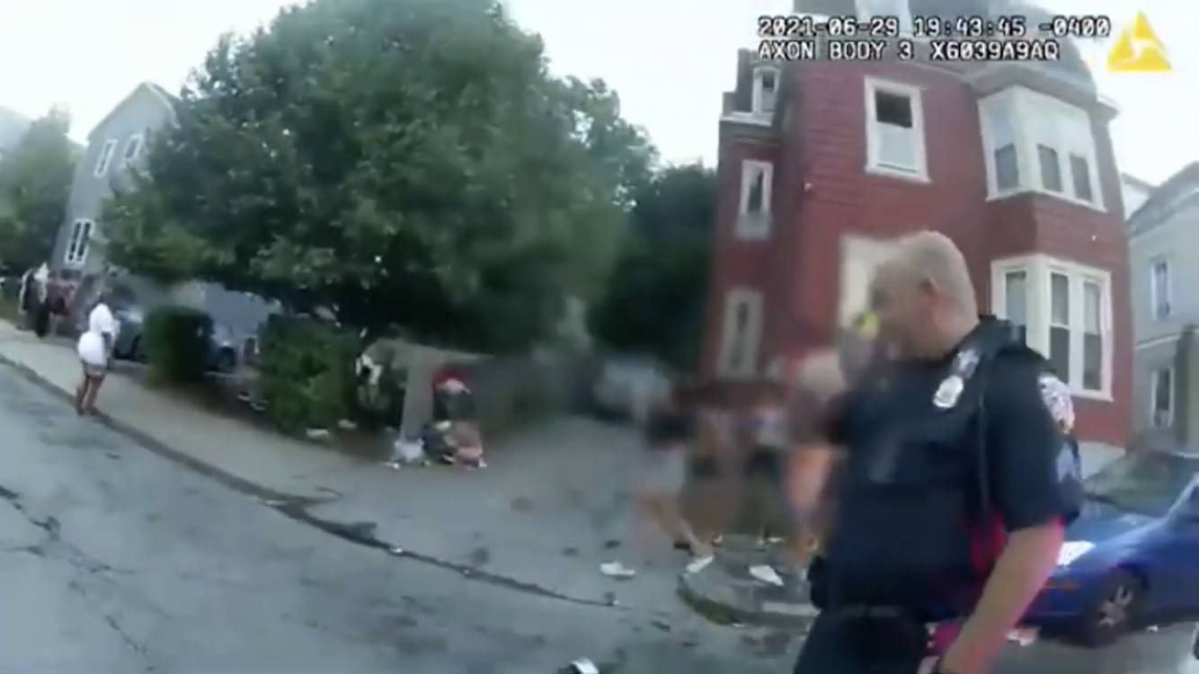 Read more about the article Video: Third Providence officer suspended over Sayles street
