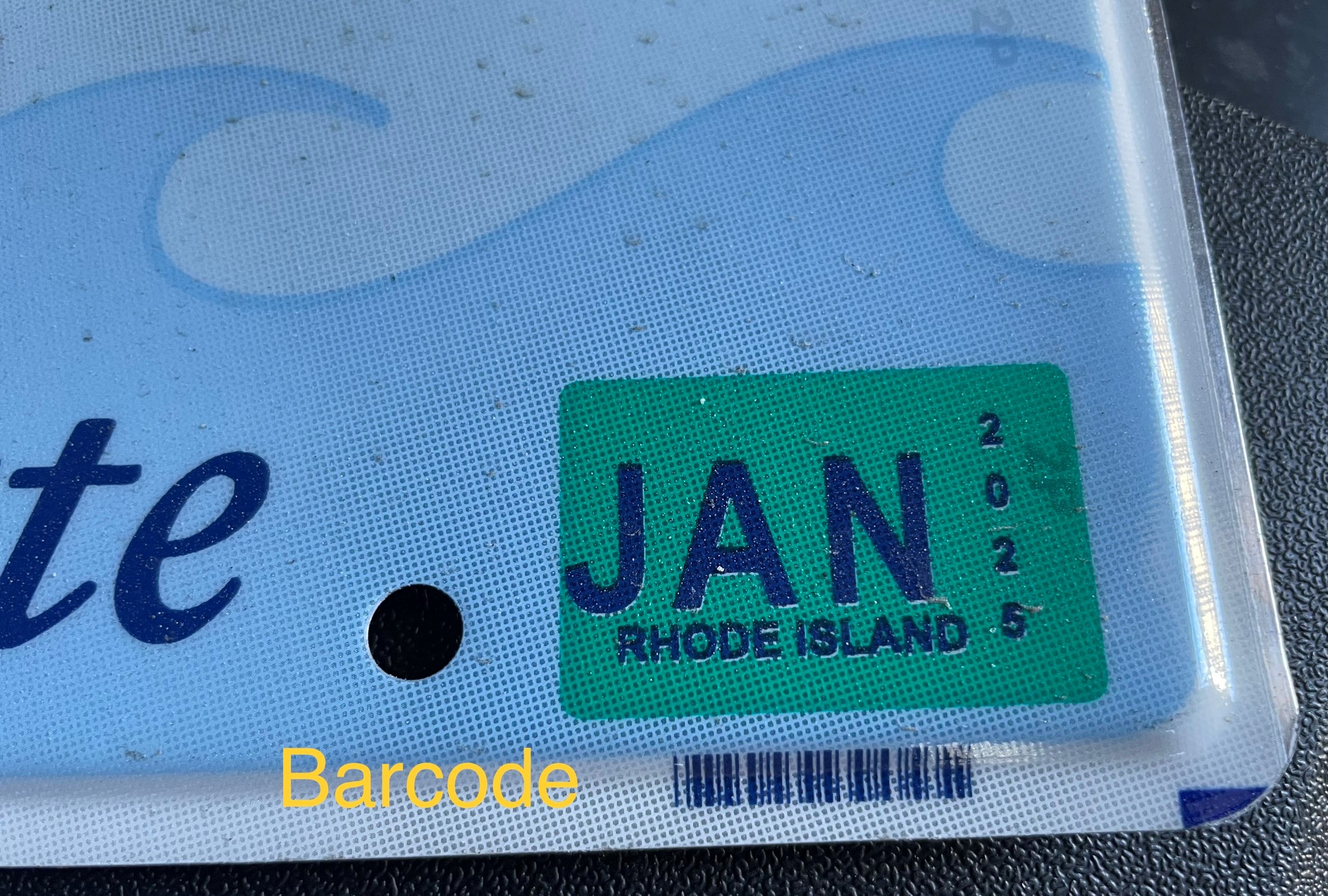 Read more about the article Rhode Island license plate has barcode for car tolling?