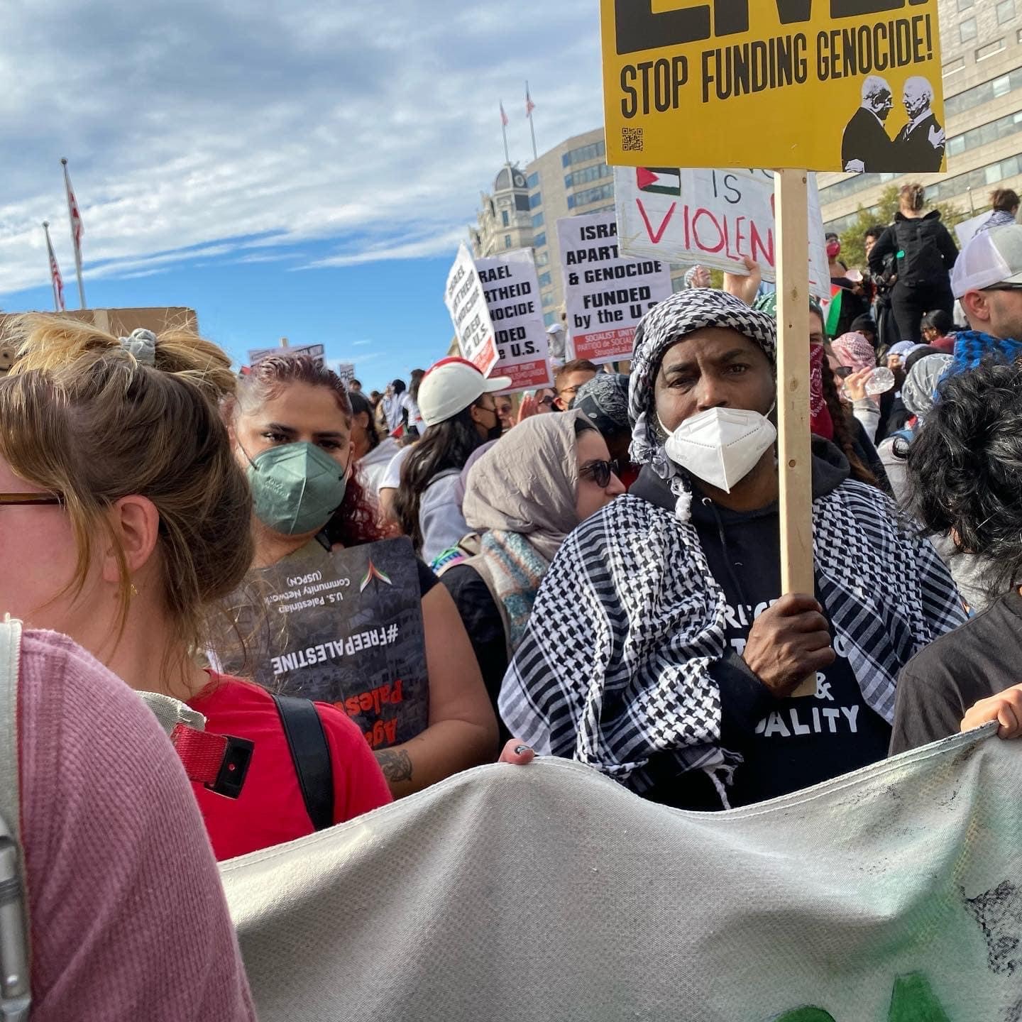 Proseminic Video: Pro-Palestine protesters vandalize Moses Brown with anti-Semitic ...