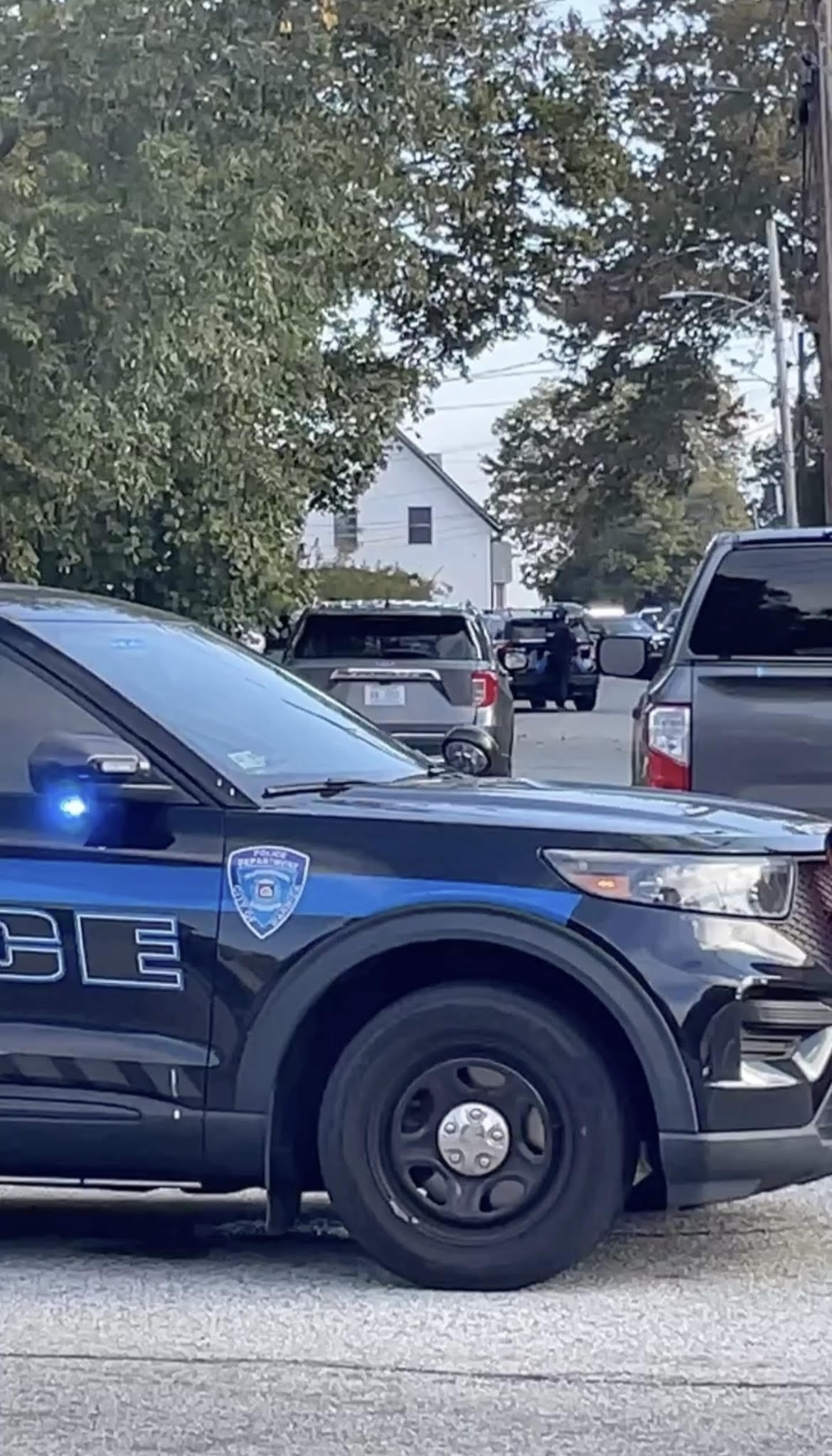 Read more about the article Video: Warwick stand off